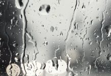 Átakanlegt sumarveður og blikur á lofti